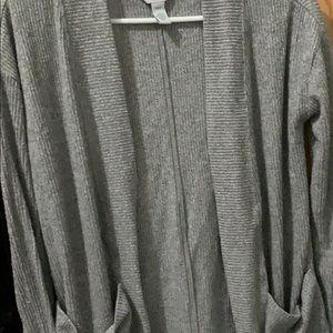 Gray cardigan with pockets